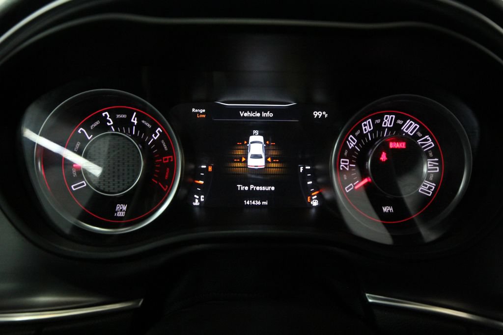 Used 2016 Dodge Challenger R/T w/ Driver Convenience Group RWD image 15