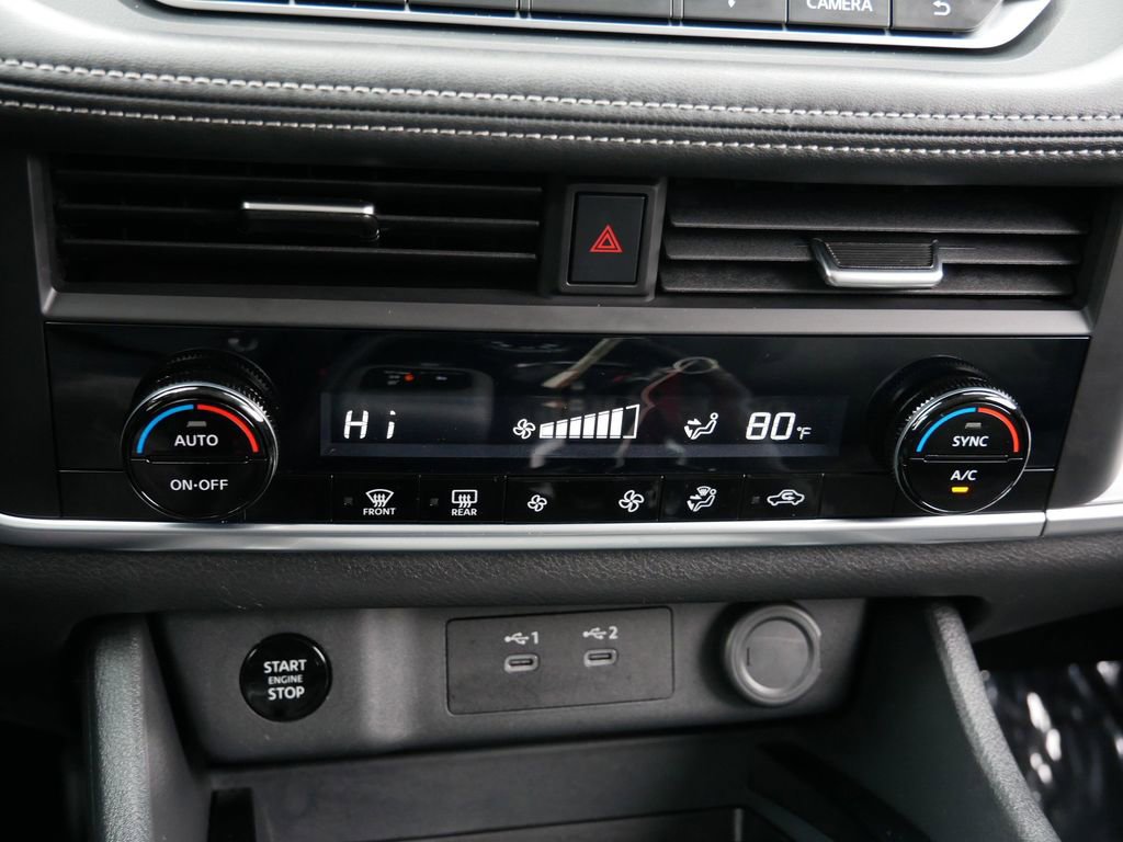 Used 2025 Nissan Rogue SV AWD/4WD image 24