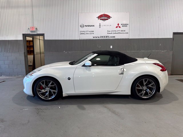 Used 2016 Nissan 370Z Touring Sport RWD image 7