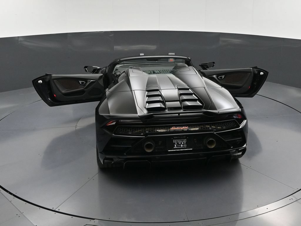 Used 2022 Lamborghini Huracan EVO RWD image 33