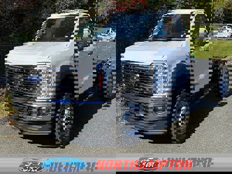 New 2026 Ford F550 4x4 Regular Cab Super Duty image 1