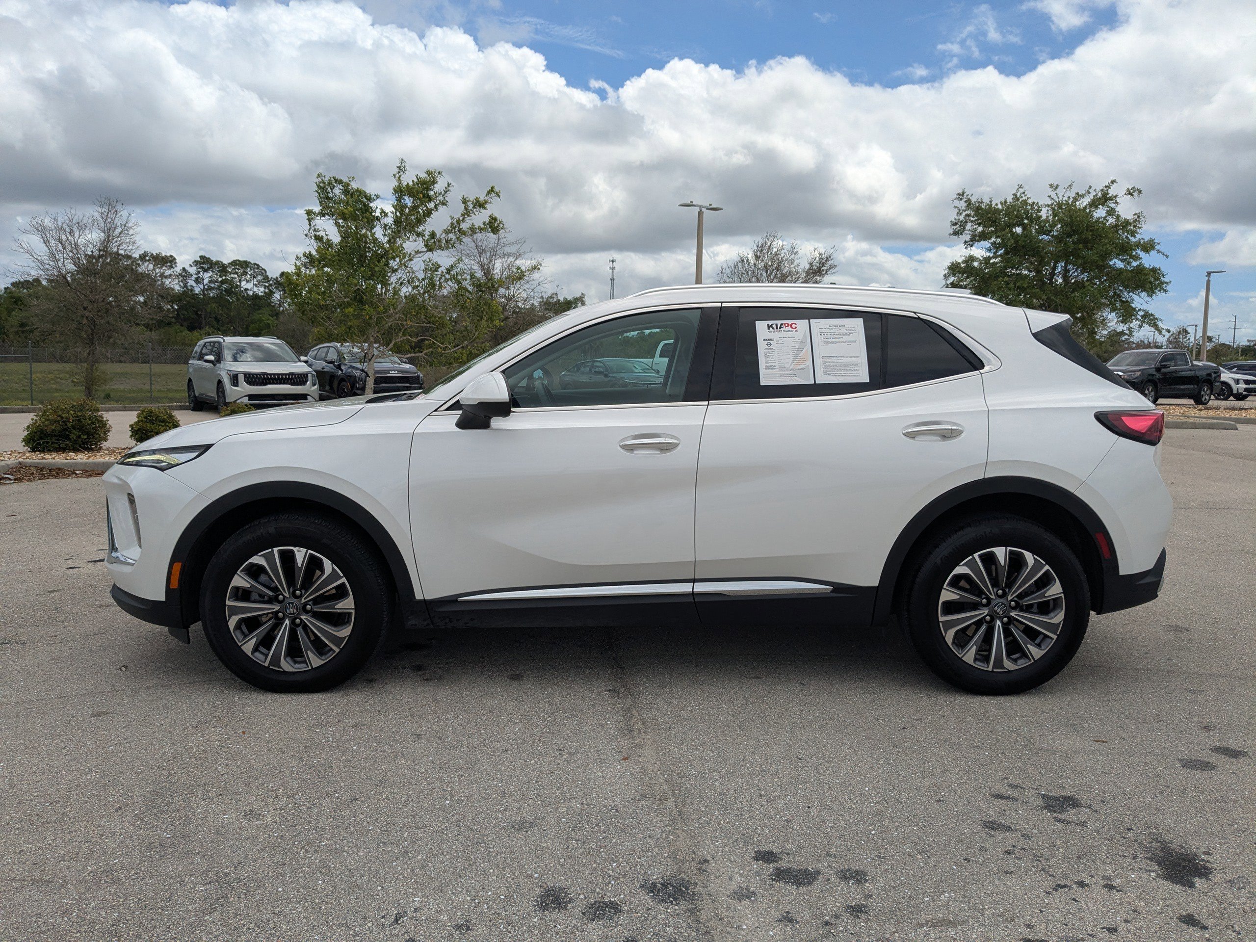 Used 2024 Buick Envision Preferred image 8