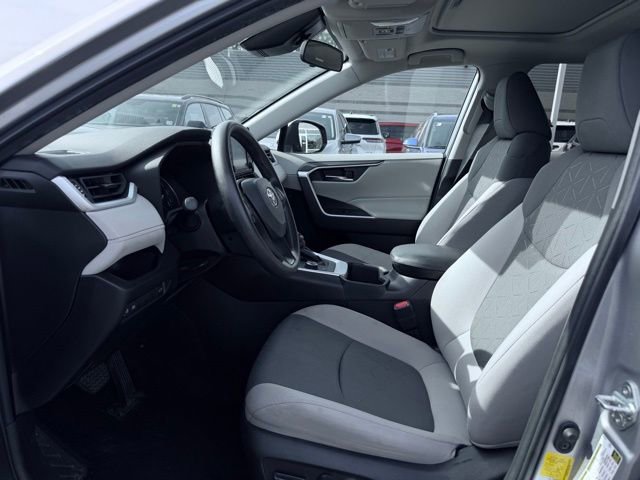 Used 2022 Toyota RAV4 XLE w/ Convenience Package AWD/4WD image 19