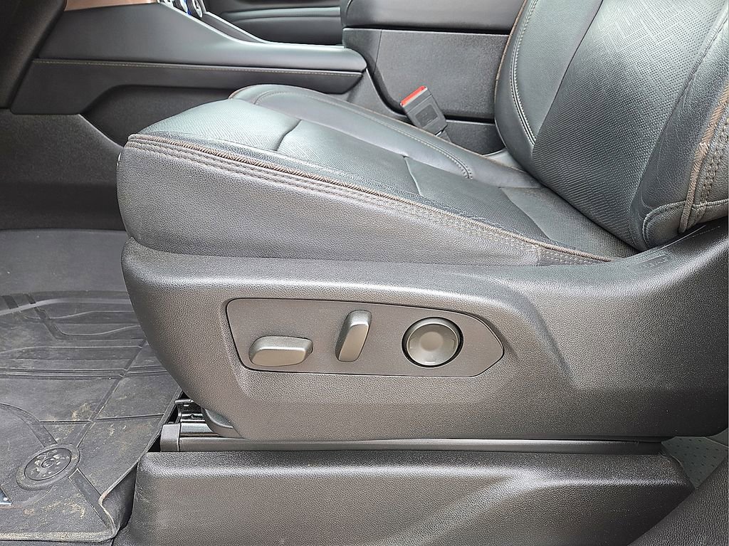 Used 2024 Chevrolet Tahoe High Country w/ Advanced Technology Package image 27