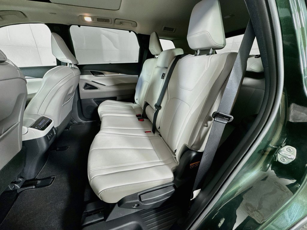 Certified 2026 INFINITI QX60 Luxe w/ Cargo Package AWD/4WD image 33