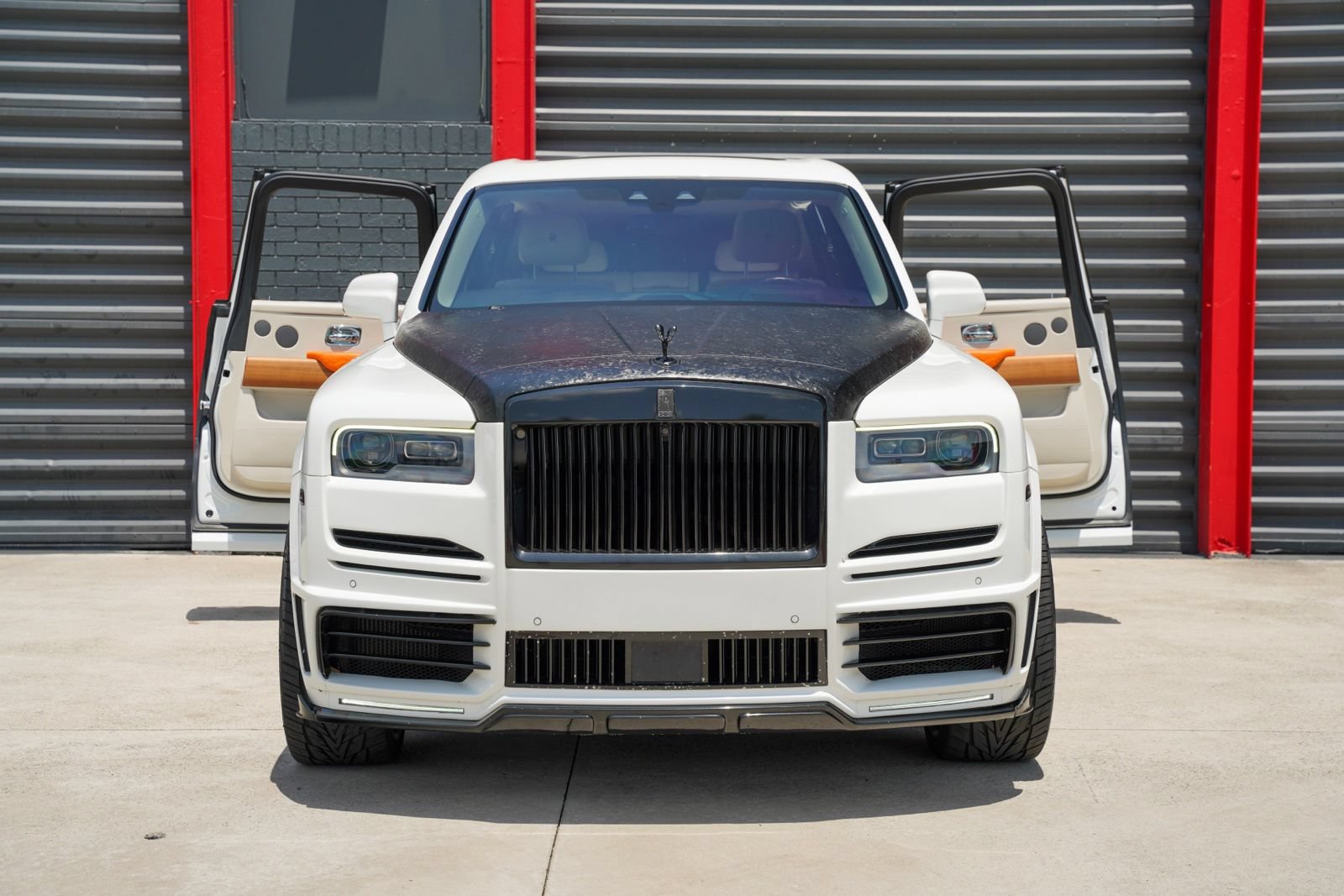Used 2019 Rolls-Royce Cullinan AWD/4WD image 3