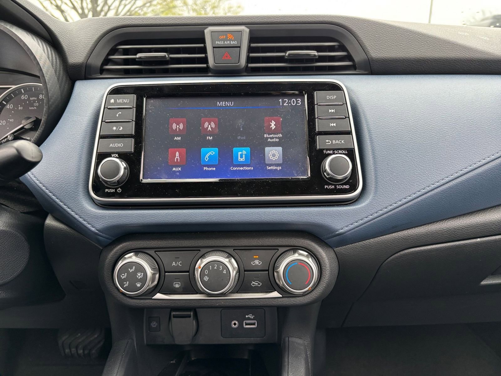 Used 2025 Nissan Versa SV FWD image 17