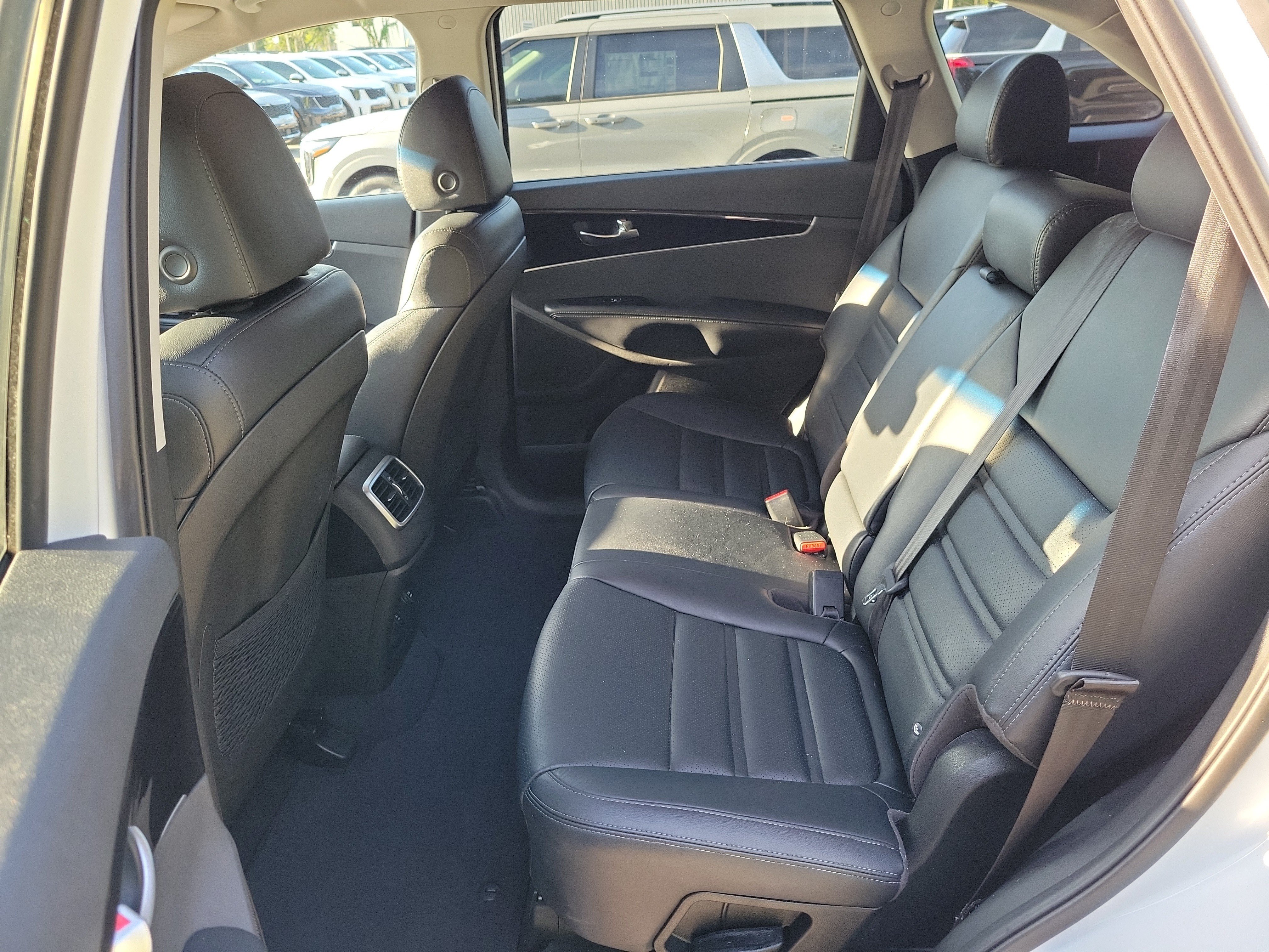 Used 2019 Kia Sorento EX AWD/4WD image 17
