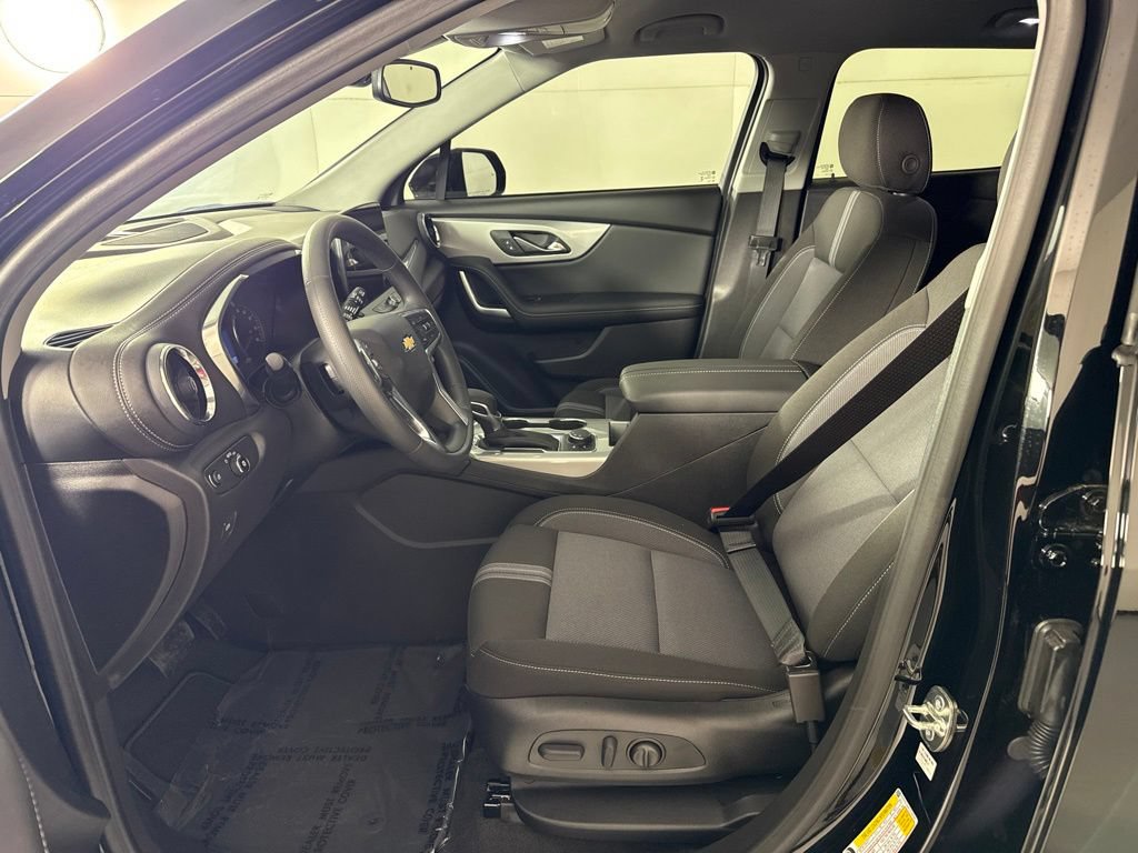 New 2026 Chevrolet Blazer LT w/ Convenience Package FWD image 30