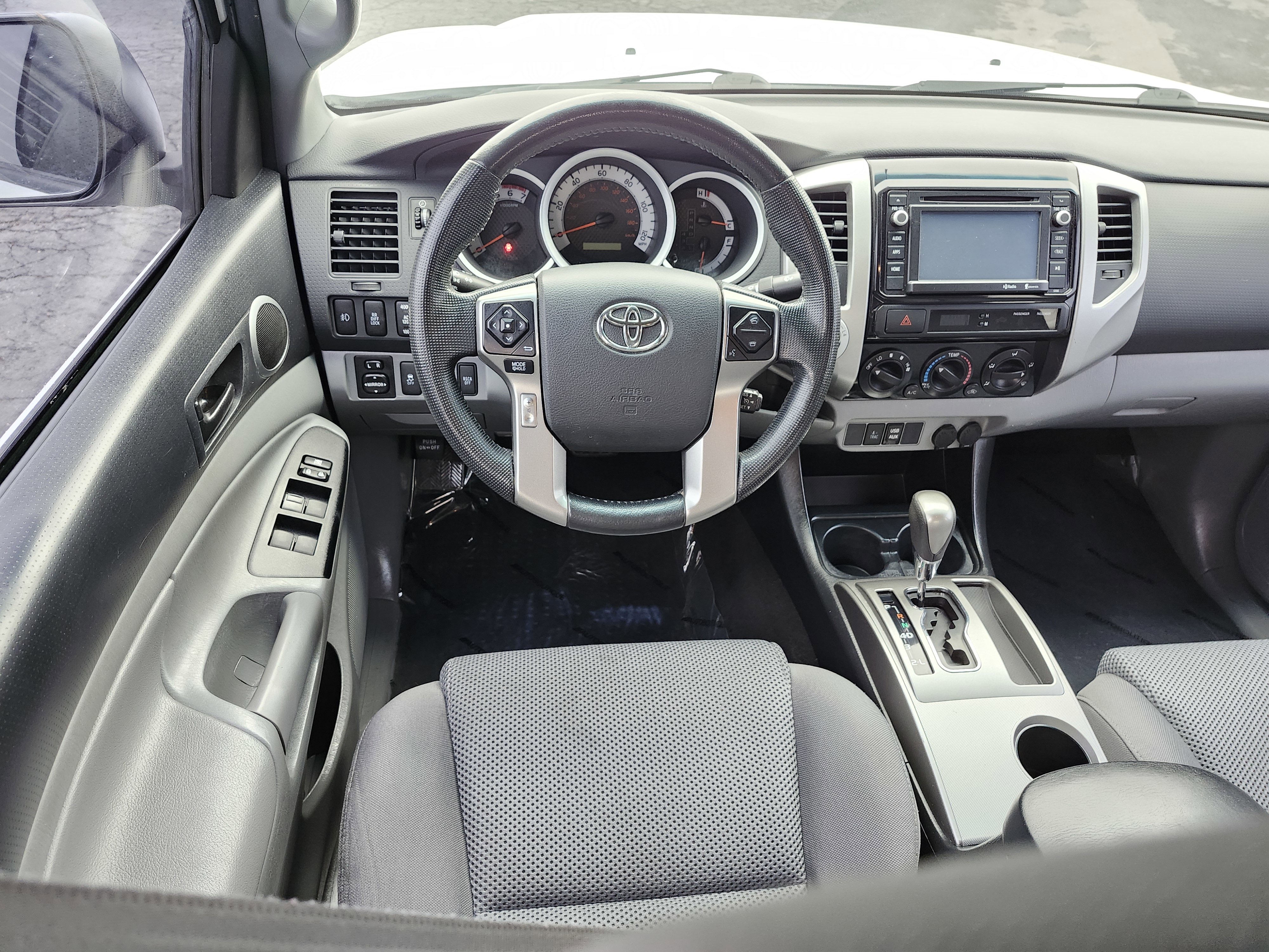 Used 2014 Toyota Tacoma 4x4 Double Cab w/ TRD Off-Road Package image 24