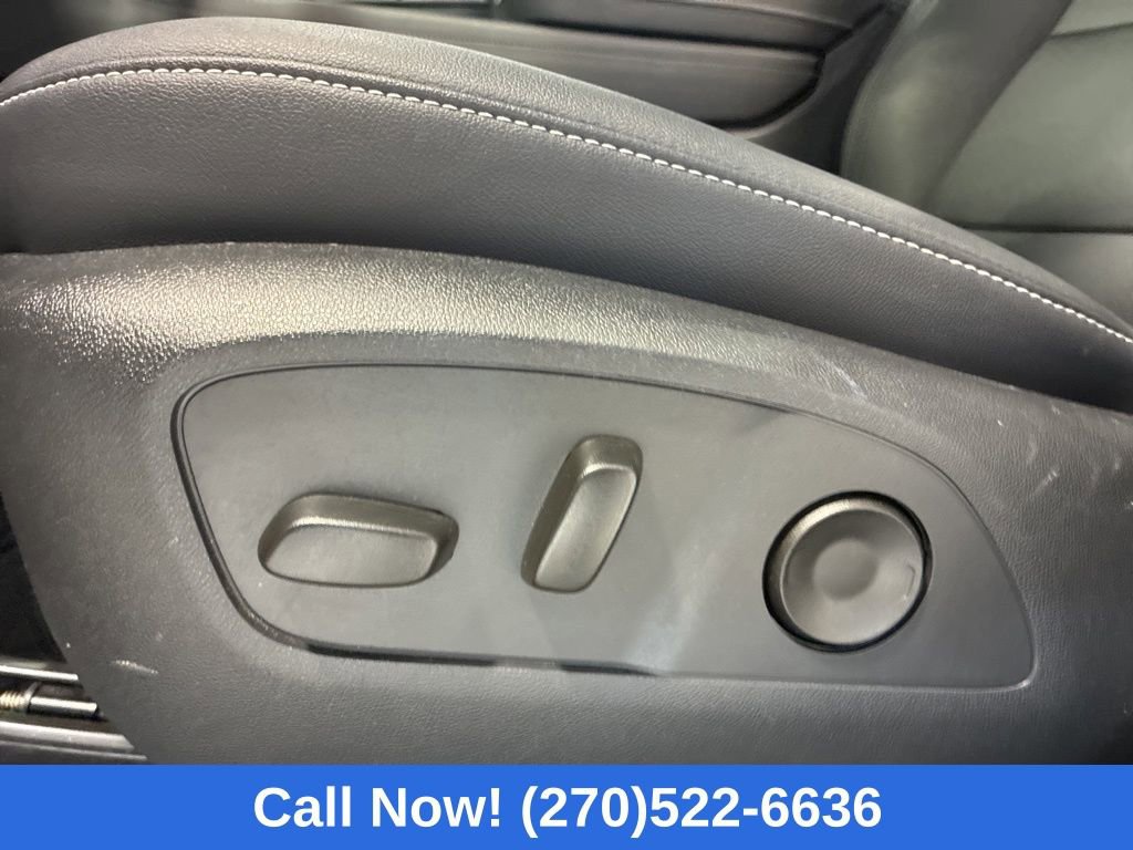 Used 2026 Chevrolet Traverse LT image 13