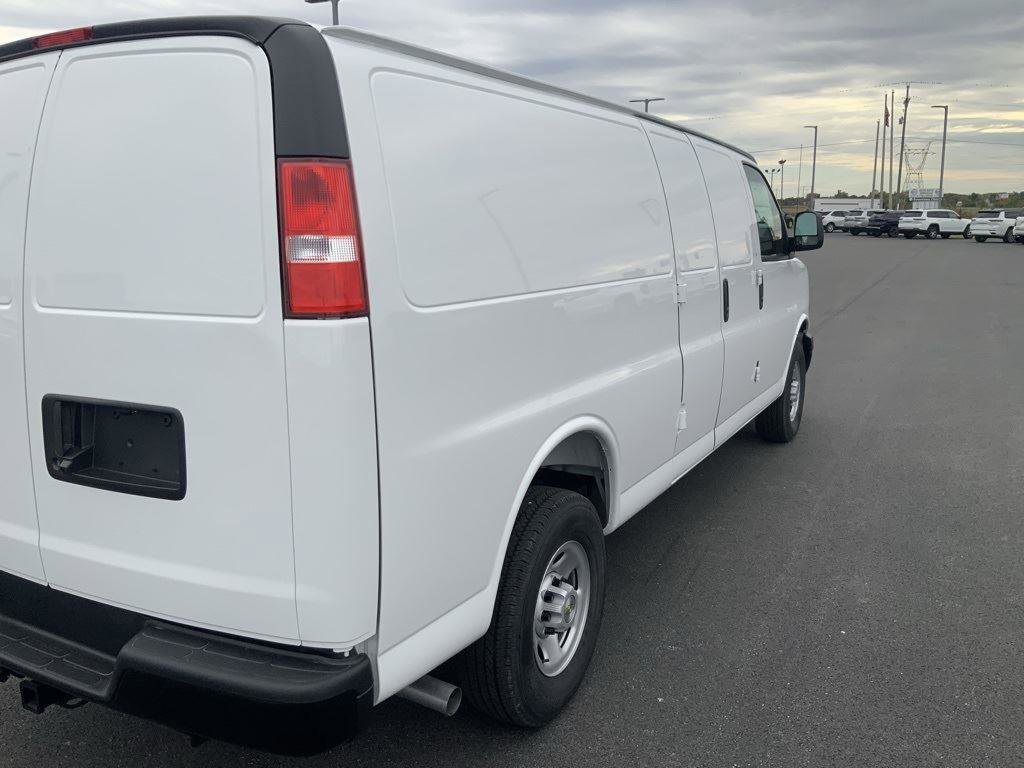 New 2025 Chevrolet Express 3500 Extended w/ Driver Convenience Package image 16