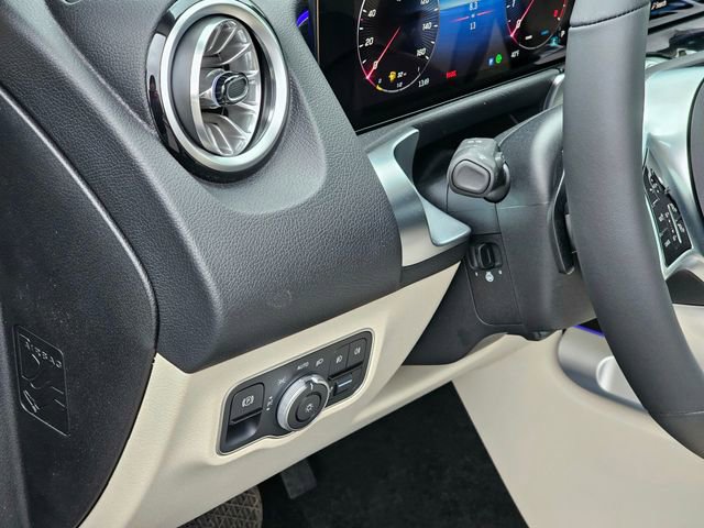 New 2026 Mercedes-Benz GLB 250 4MATIC image 15