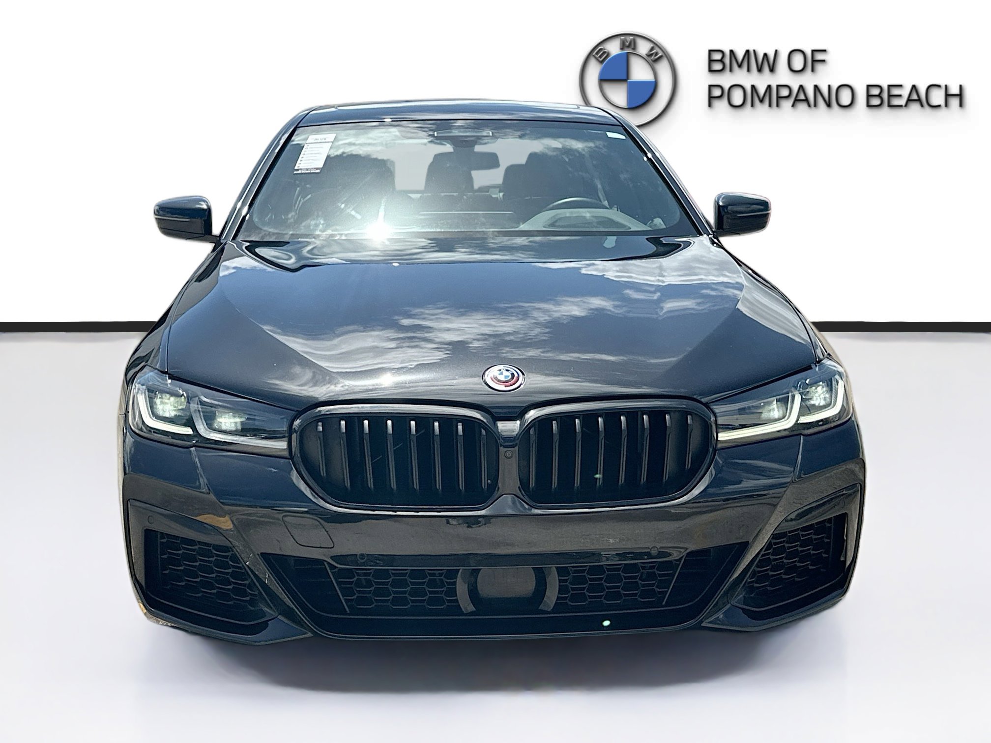 Used 2023 BMW M550i xDrive w/ Executive Package image 2