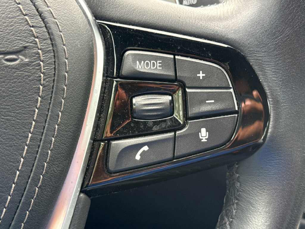 Used 2018 BMW 530e RWD image 28