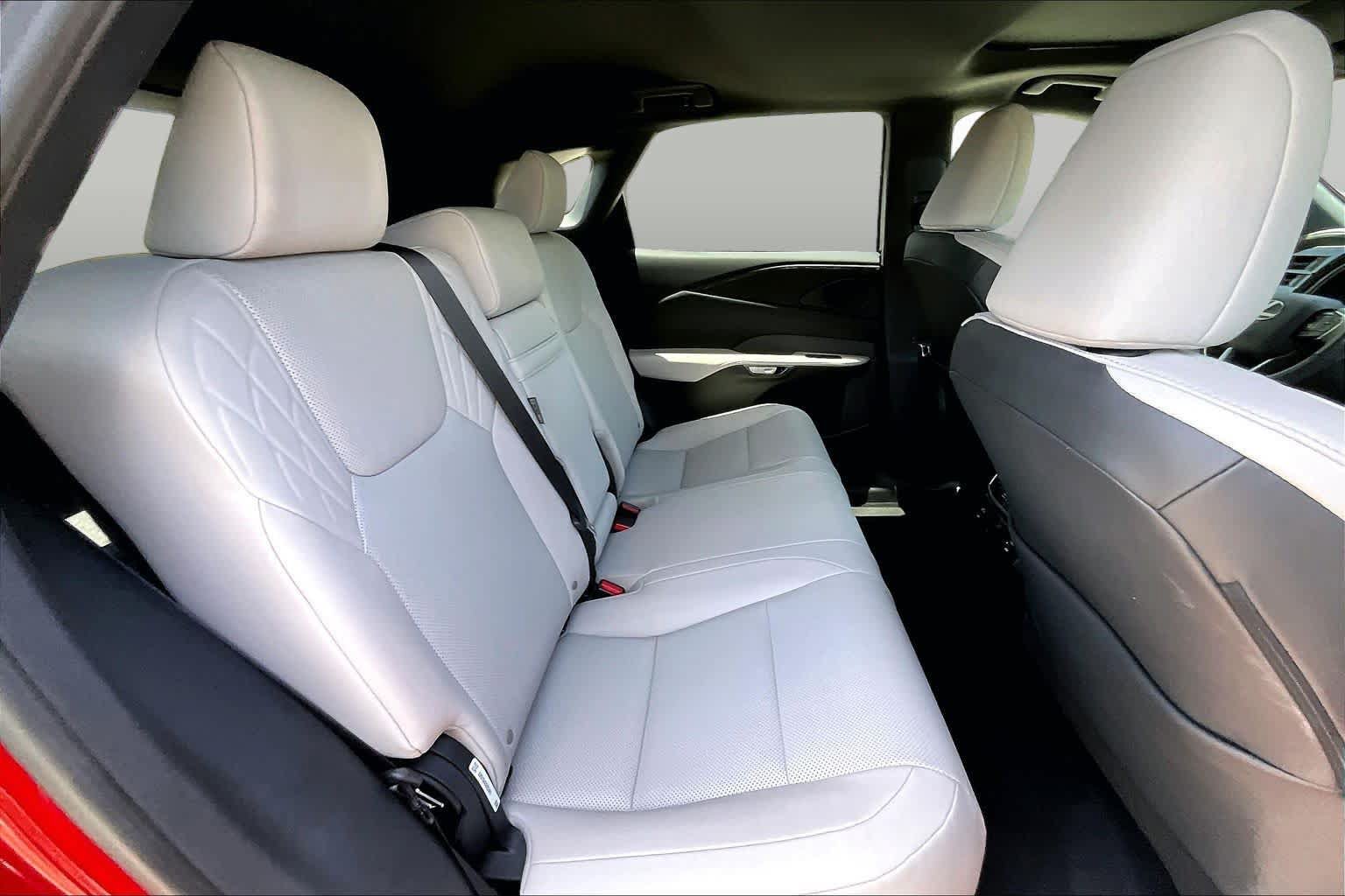 Used 2024 Lexus RX 350h w/ Accessory Package (Z1) AWD/4WD image 19