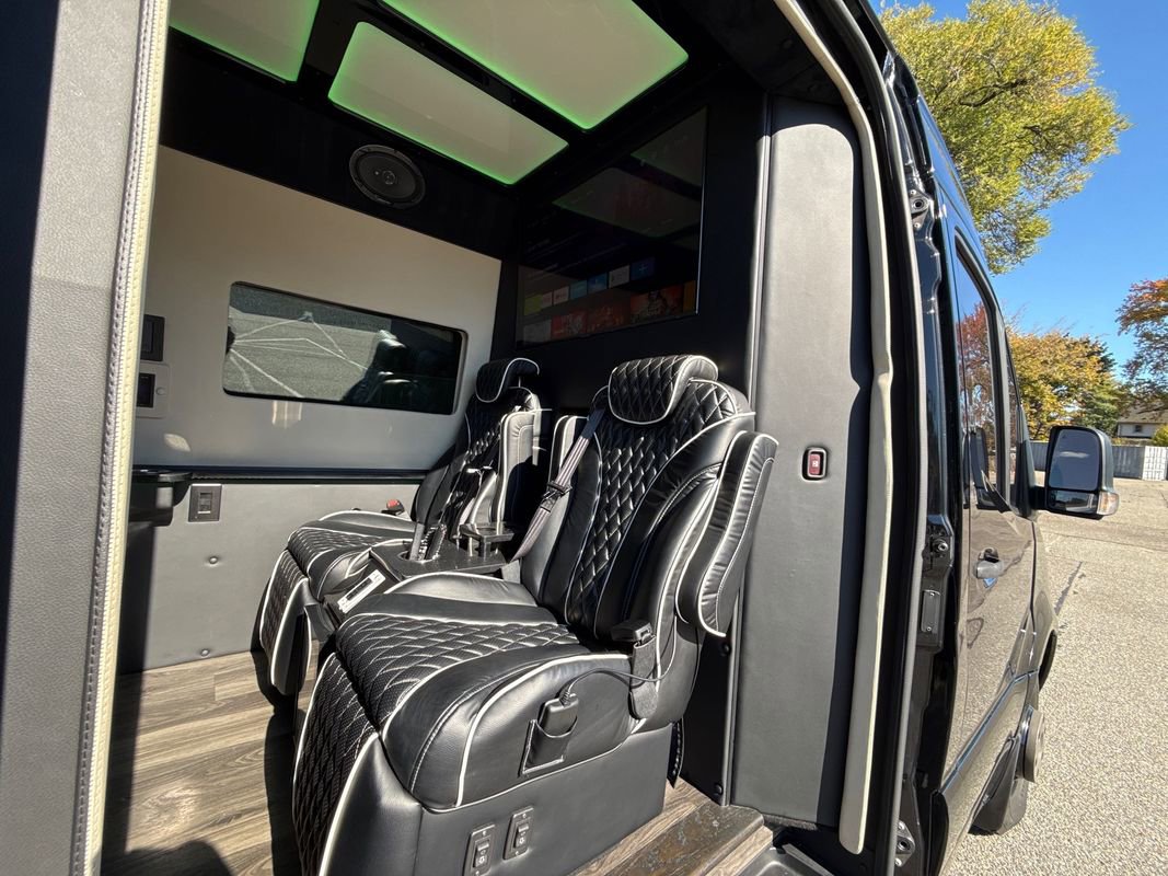 Used 2021 Mercedes-Benz Sprinter 3500 image 25