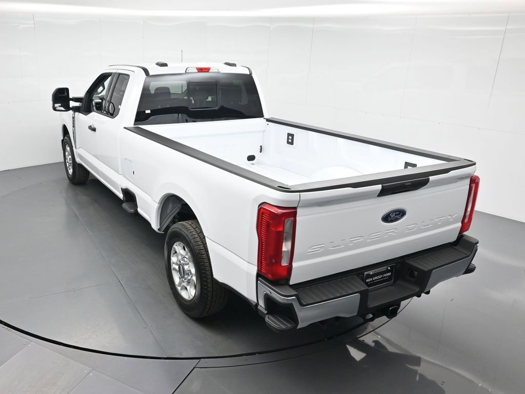 New 2026 Ford F350 XLT image 38