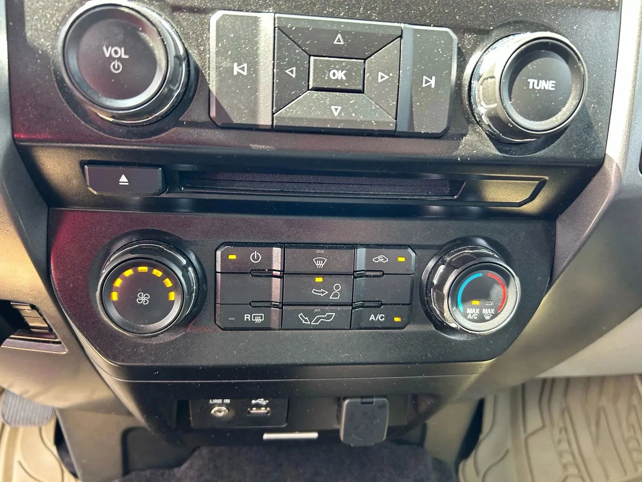 Used 2015 Ford F150 XLT w/ Equipment Group 301A Mid AWD/4WD image 22
