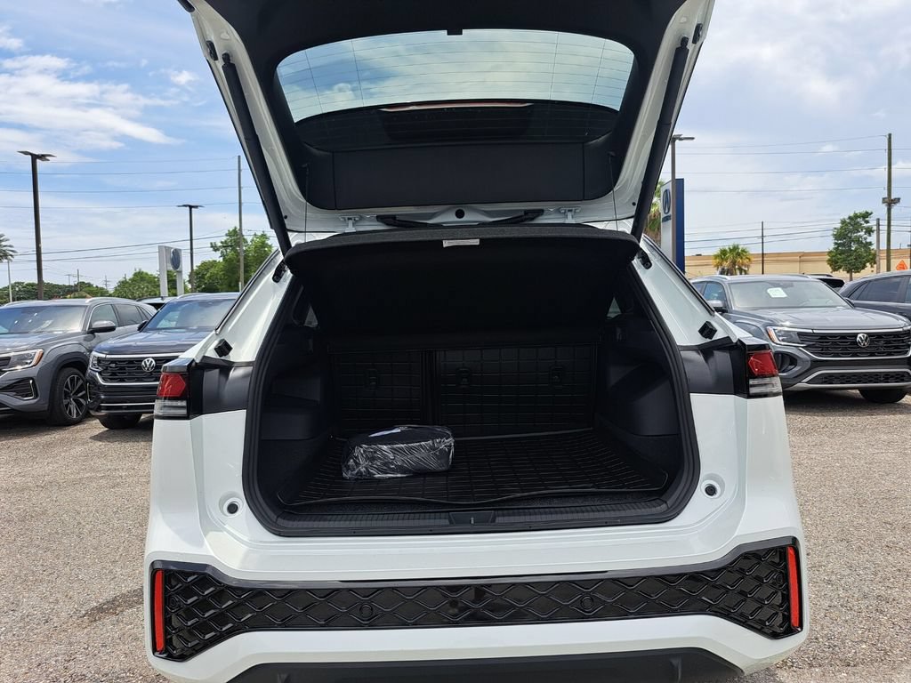 New 2026 Volkswagen Tiguan SE R-Line FWD image 26