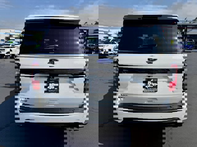 Used 2020 Ford Expedition Limited w/ Equipment Group 303A image 5