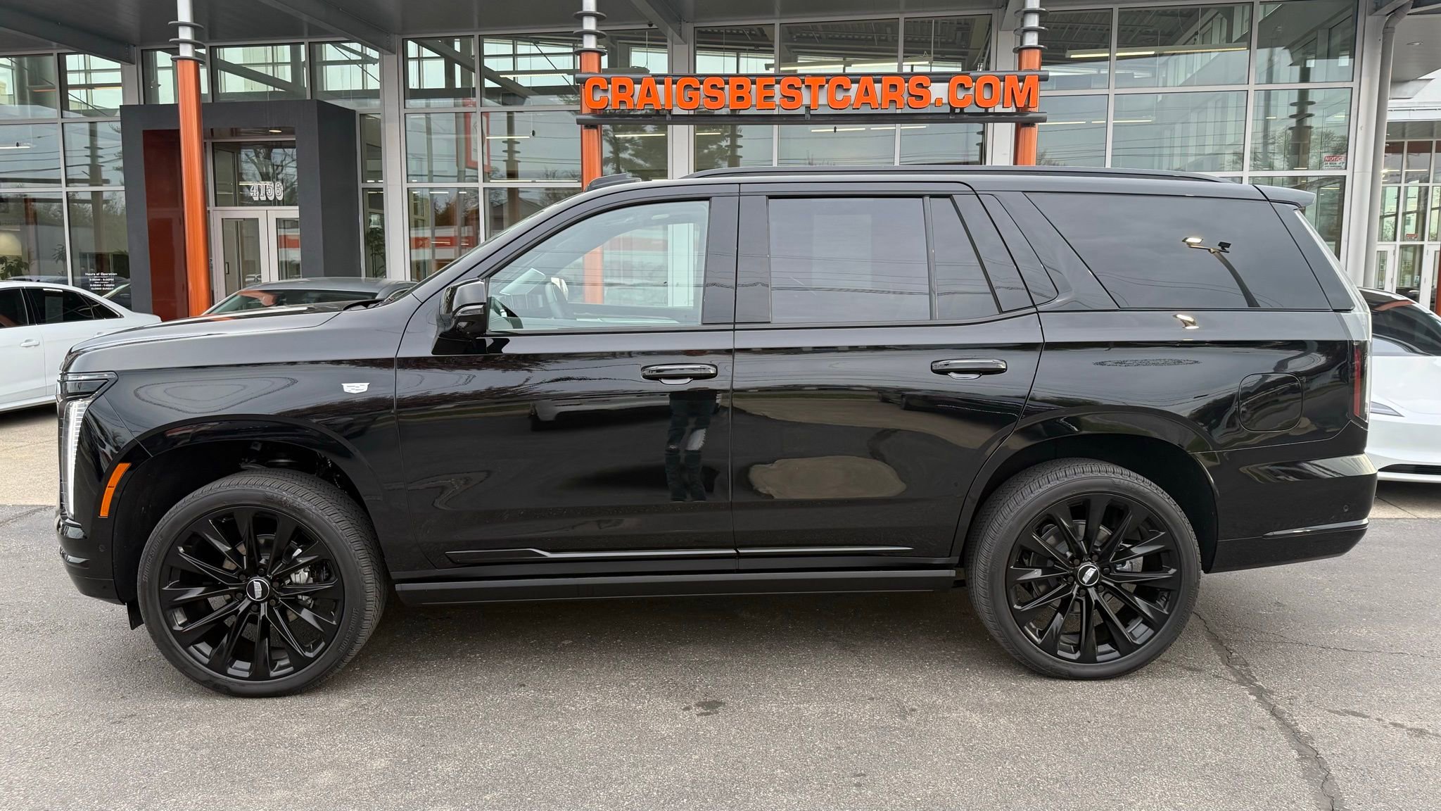 Used 2026 Cadillac Escalade Platinum Sport w/ LPO, ONYX Package AWD/4WD image 3