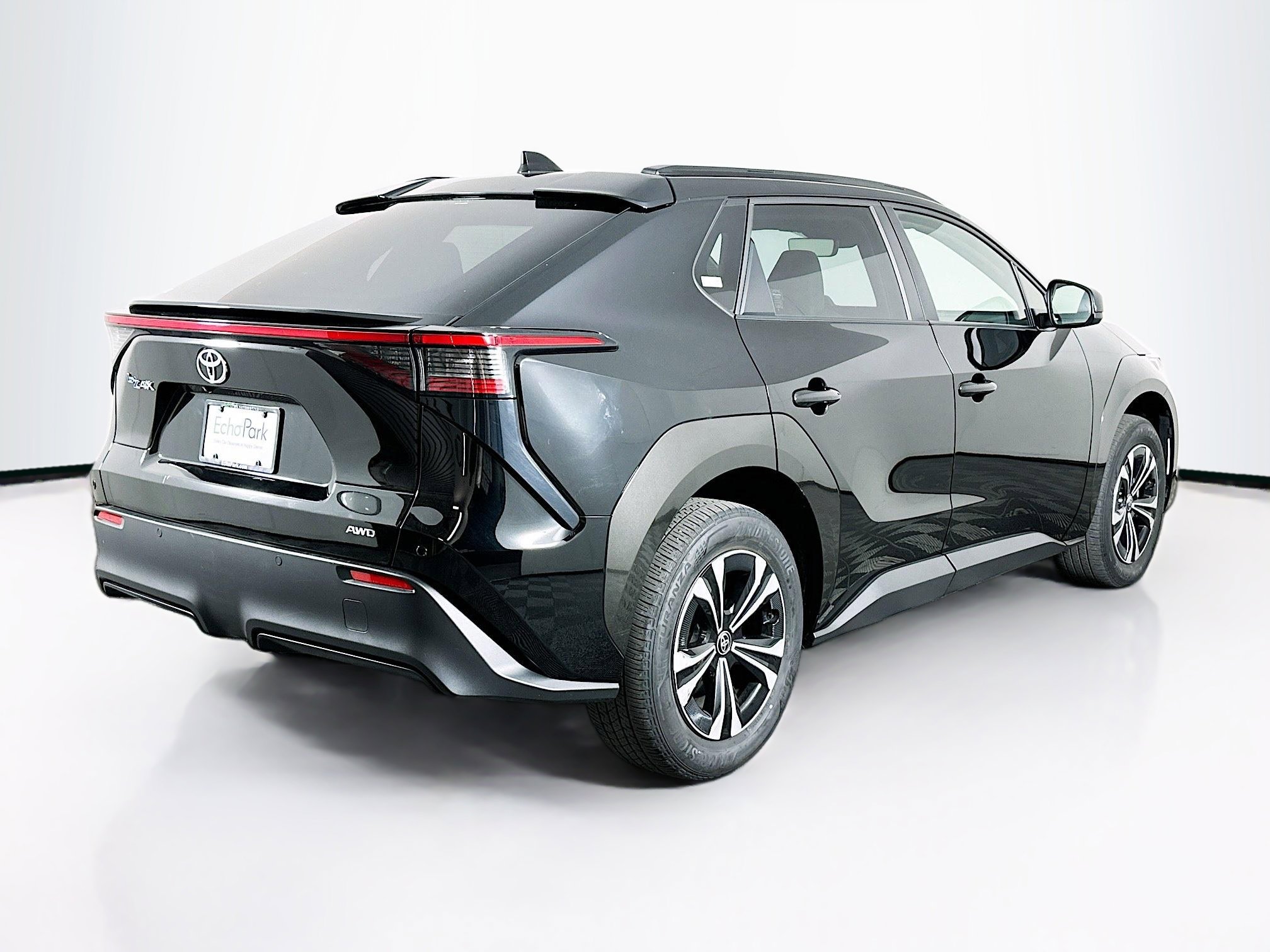 Used 2023 Toyota bZ4X XLE w/ Weather Package AWD/4WD image 9