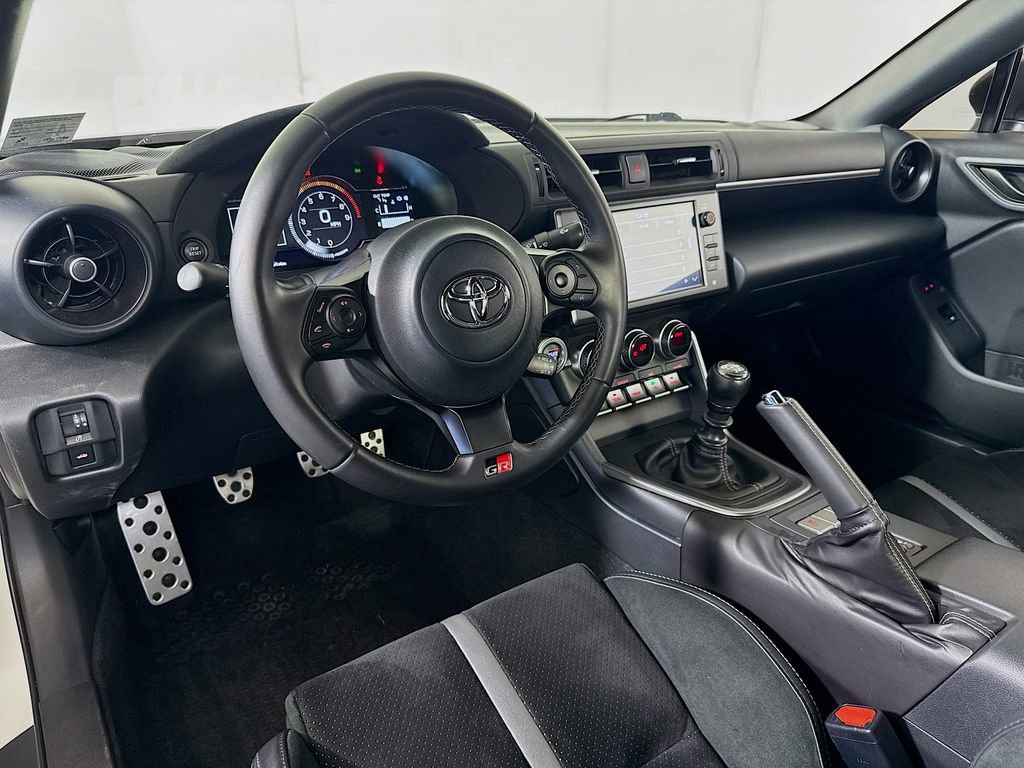 Used 2023 Toyota GR86 Premium w/ ALL Weather Mat Package (TMS) image 9