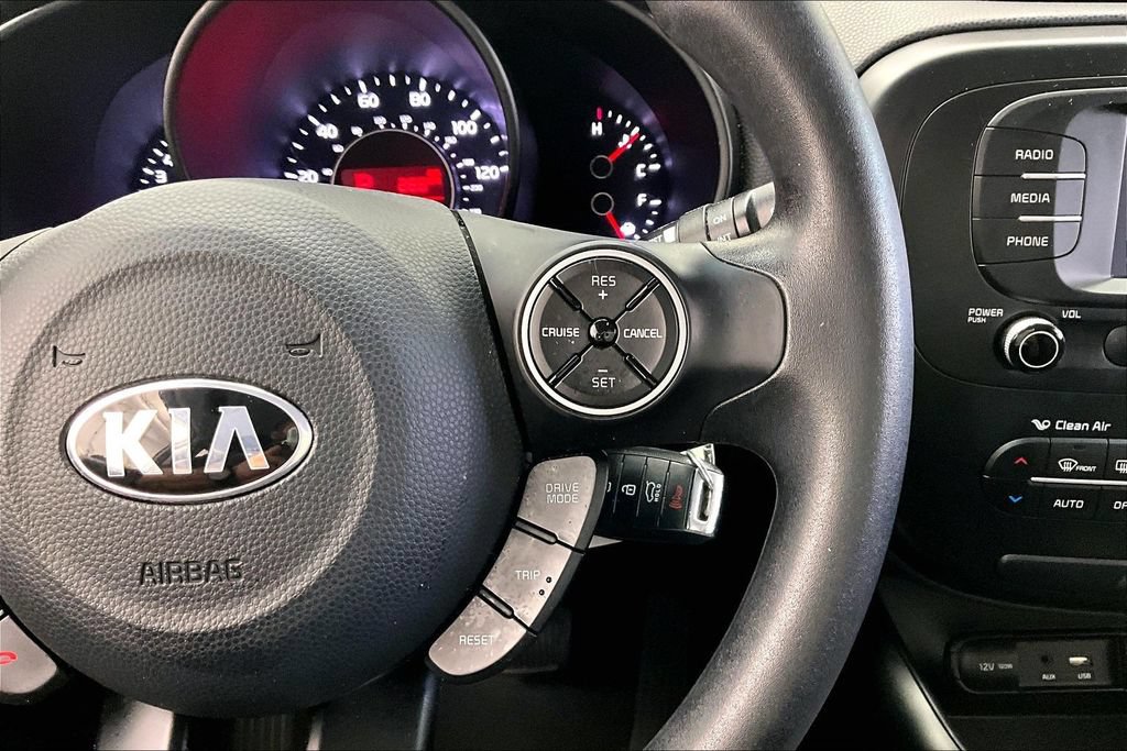 Used 2017 Kia Soul + FWD image 21