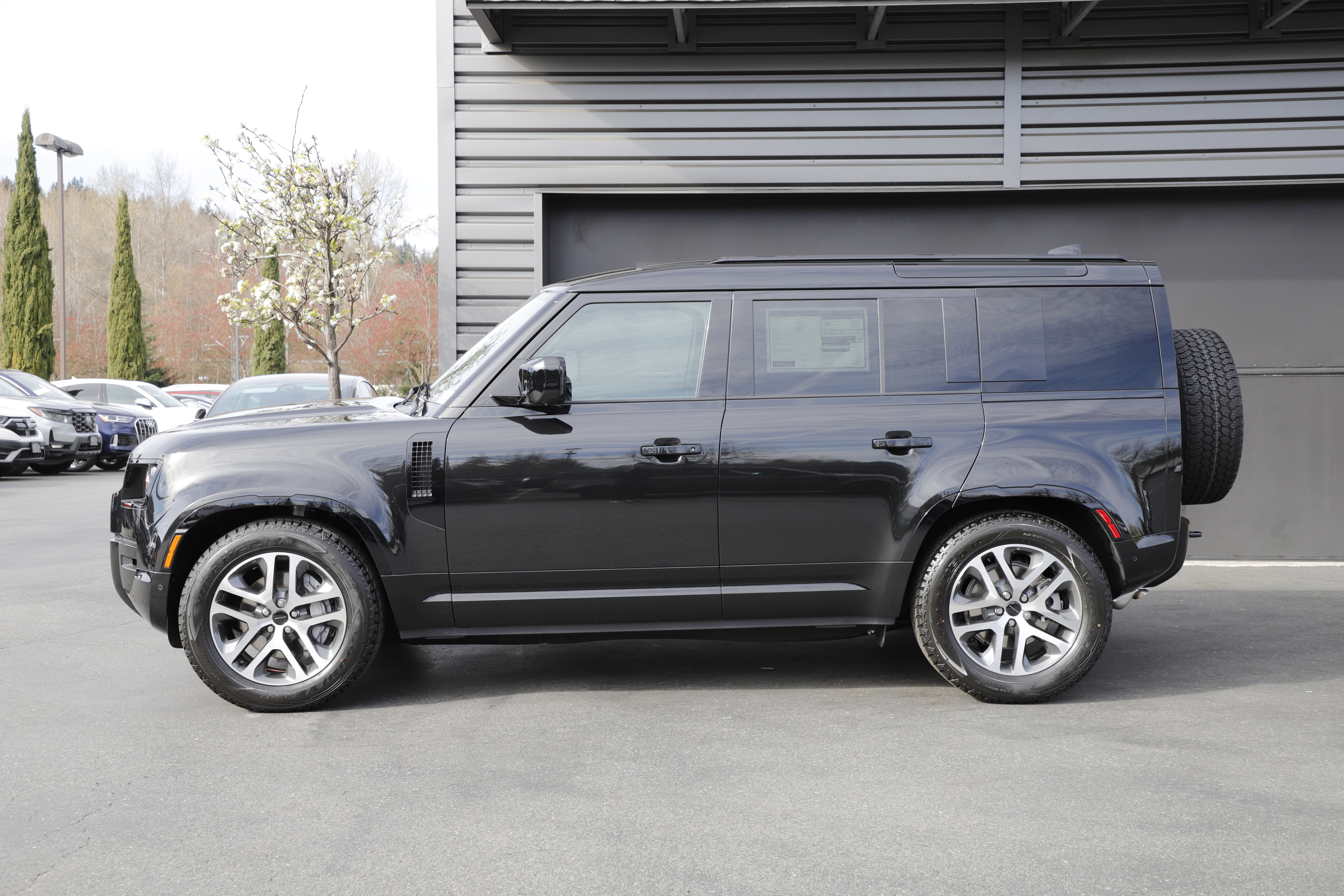 New 2026 Land Rover Defender 110 X-Dynamic SE image 7