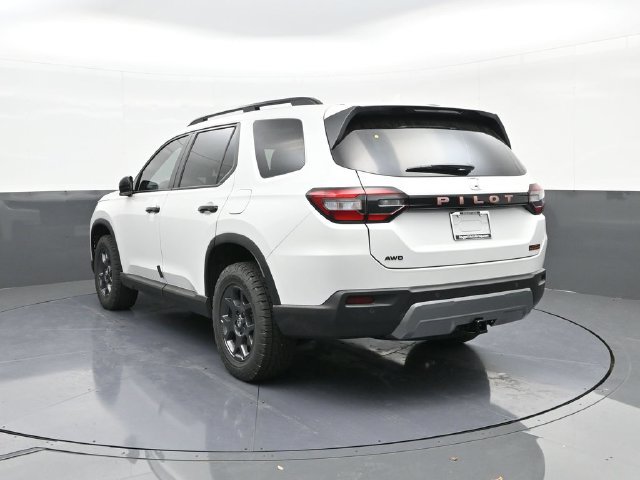 New 2026 Honda Pilot TrailSport image 8