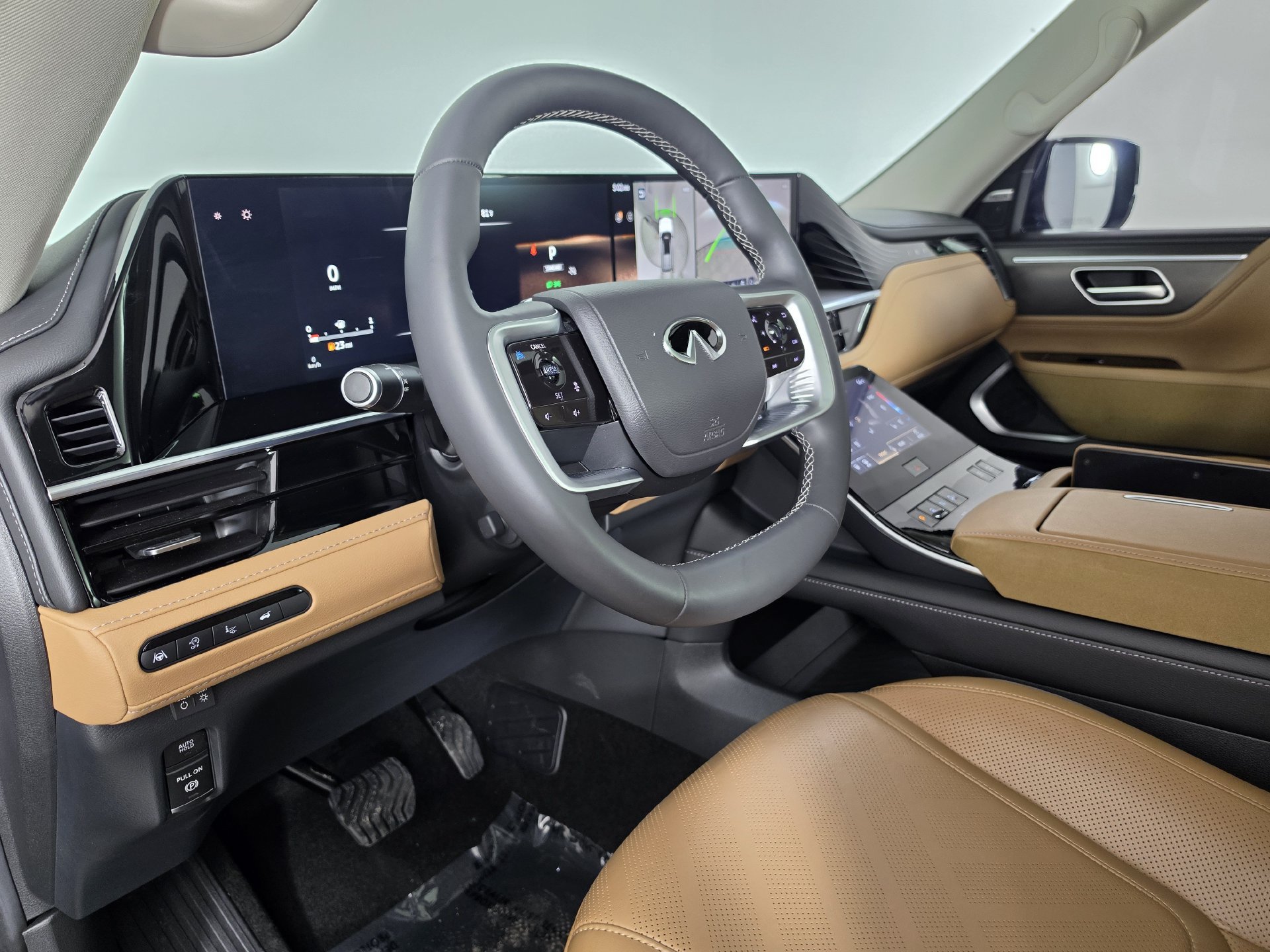 Used 2026 INFINITI QX80 Luxe RWD image 2