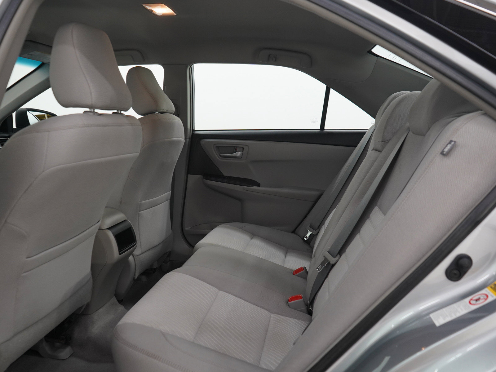 Used 2016 Toyota Camry LE FWD image 13