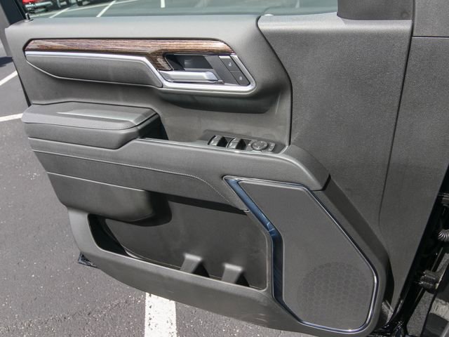 New 2026 GMC Sierra 1500 SLE image 12