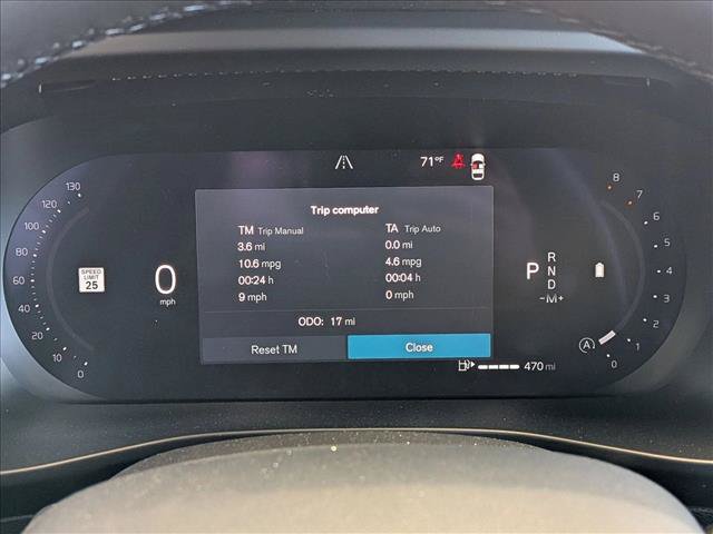 New 2026 Volvo XC40 B5 Core w/ Climate Package AWD/4WD image 11