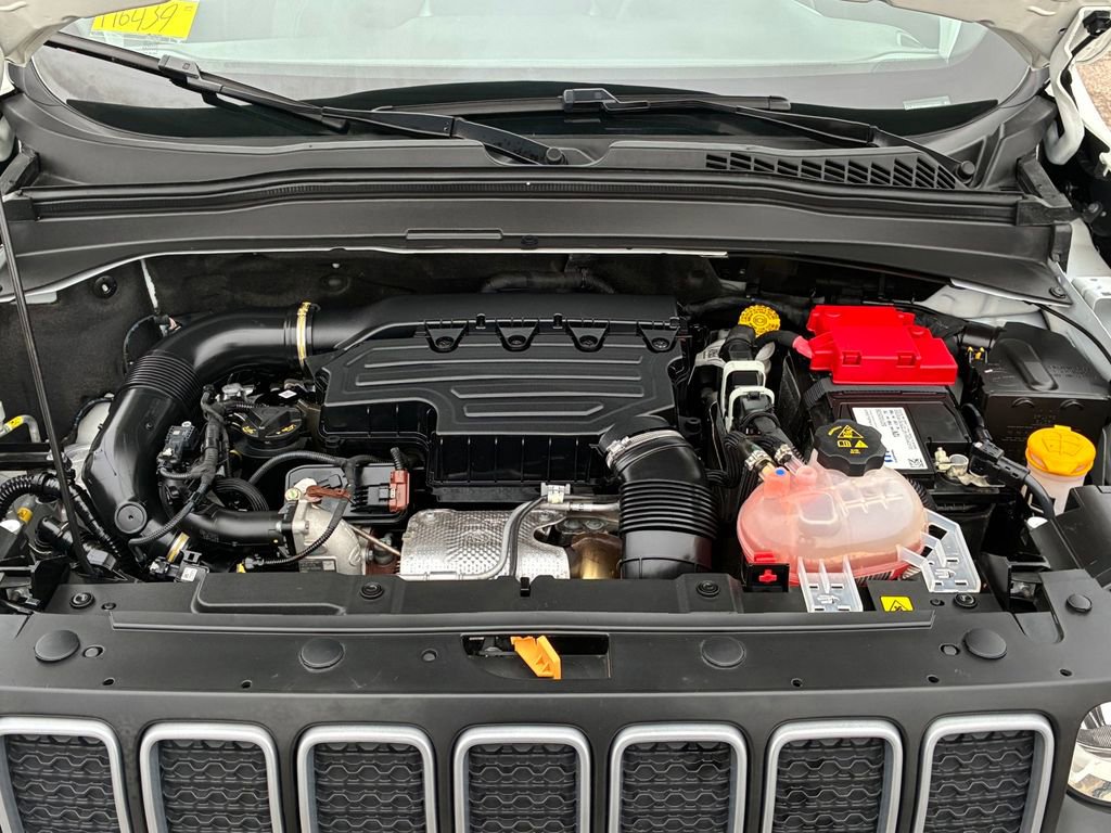 Used 2023 Jeep Renegade Latitude image 9