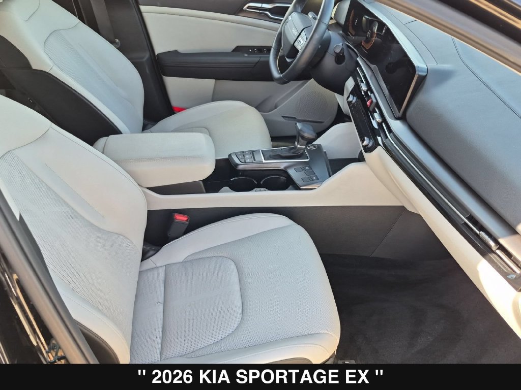 Used 2026 Kia Sportage EX w/ EX Panorama Roof Package FWD image 30
