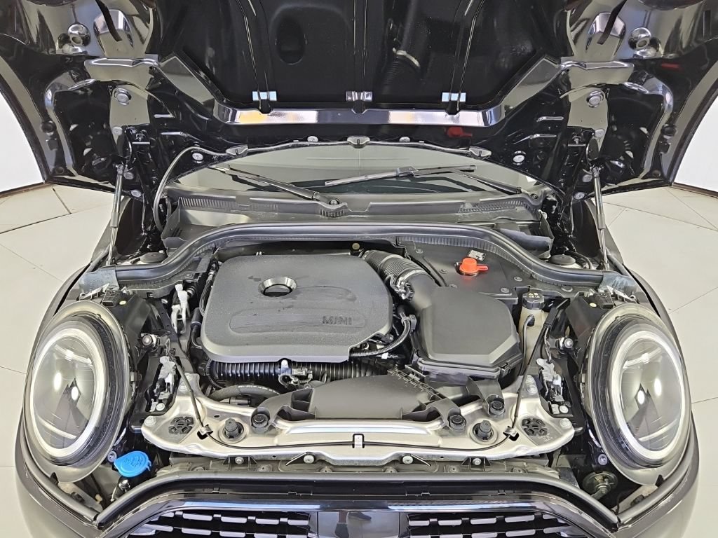 Used 2026 MINI Cooper 2-Door Hardtop FWD image 6