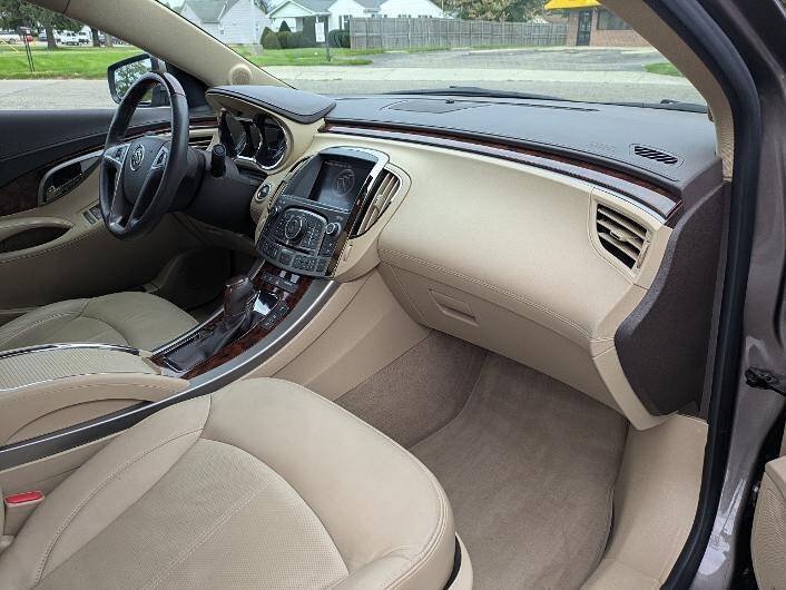 Used 2010 Buick LaCrosse CXS w/ Touring Package FWD image 14