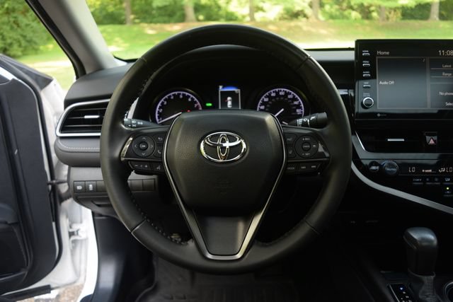 Used 2022 Toyota Camry SE w/ Audio Upgrade Package FWD image 4