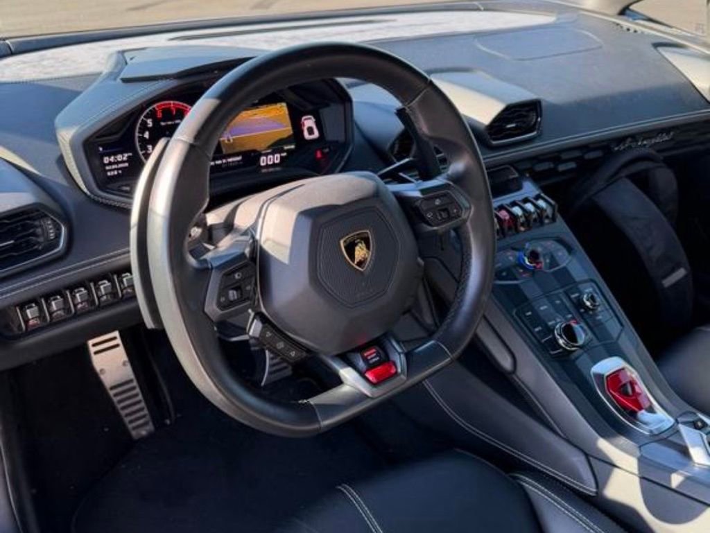 Used 2016 Lamborghini Huracan LP 610-4 image 13