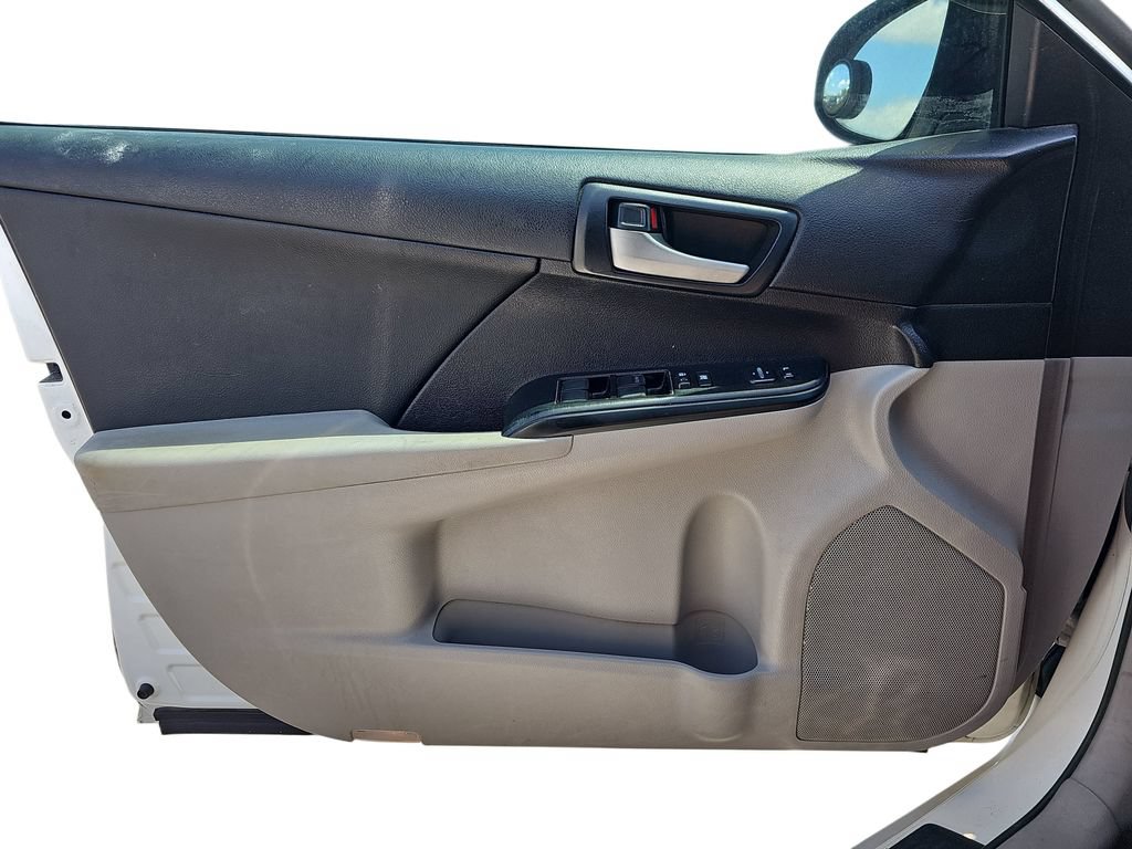 Used 2014 Toyota Camry LE FWD image 26