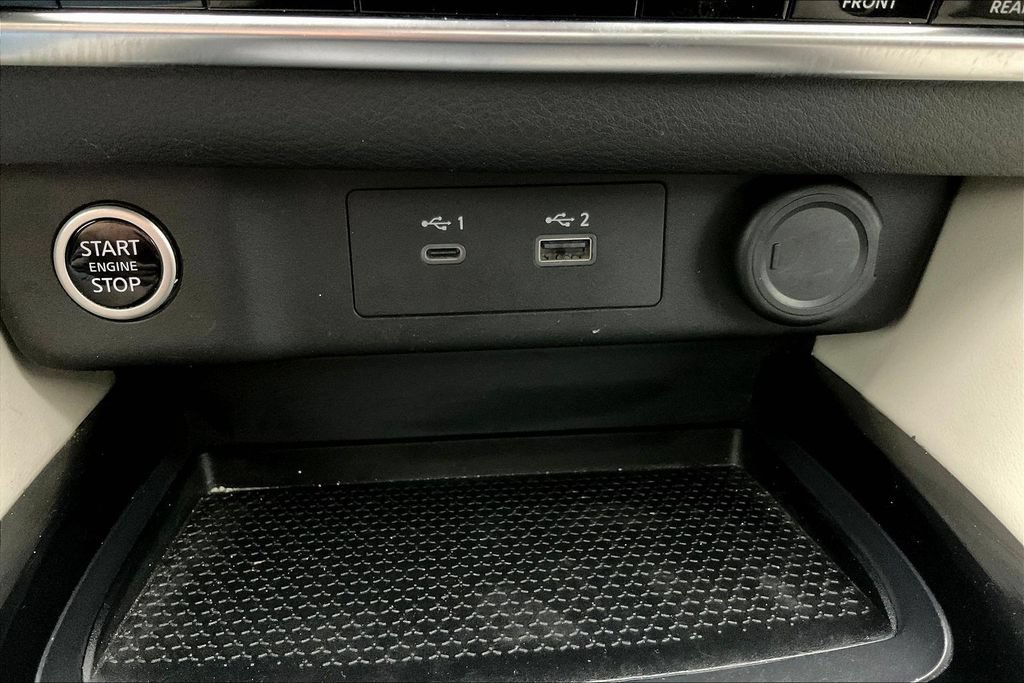Used 2023 Nissan Rogue SL FWD image 32