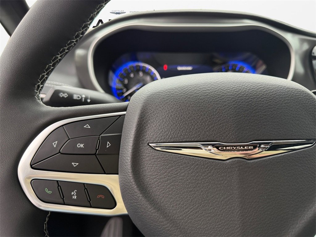 New 2026 Chrysler Pacifica Select image 25