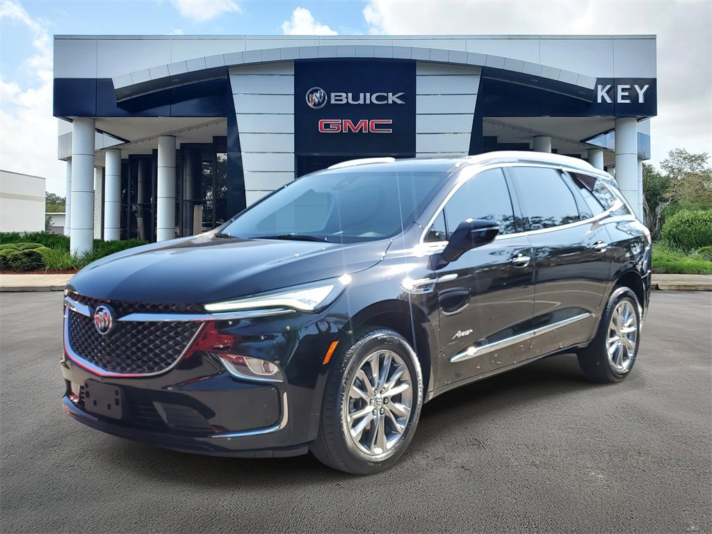 Certified 2023 Buick Enclave Avenir image 2