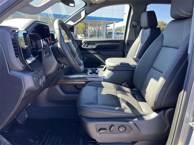 New 2026 Chevrolet Silverado 3500 LT w/ All Star Edition image 9