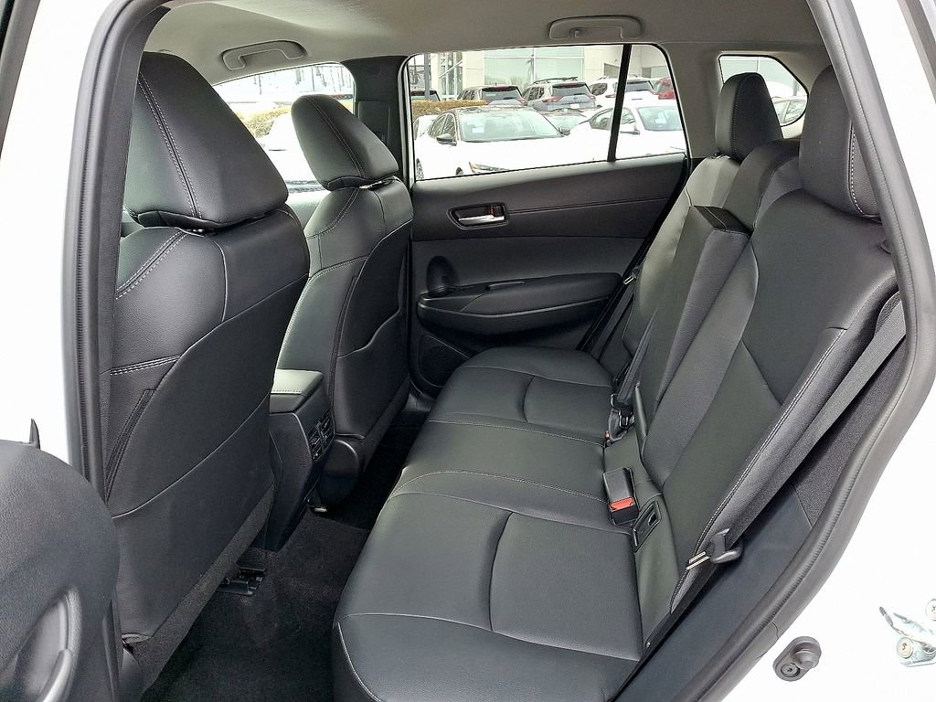 Used 2023 Toyota Corolla Cross XLE image 11