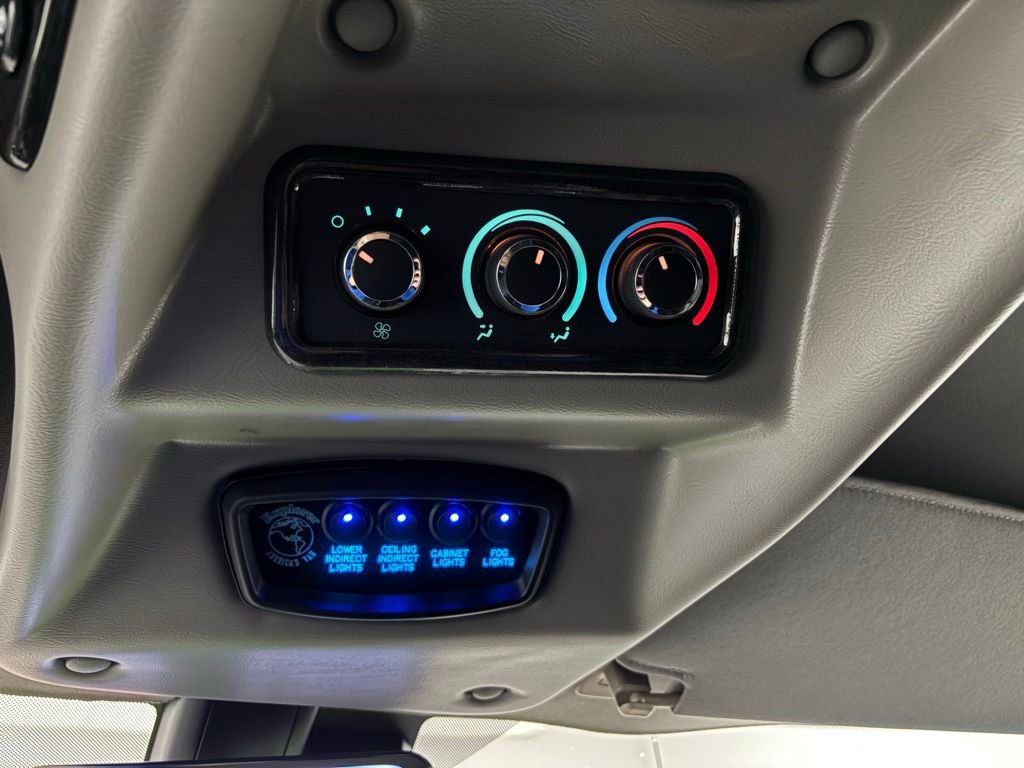 New 2025 GMC Savana 2500 w/ Driver Convenience Package image 40