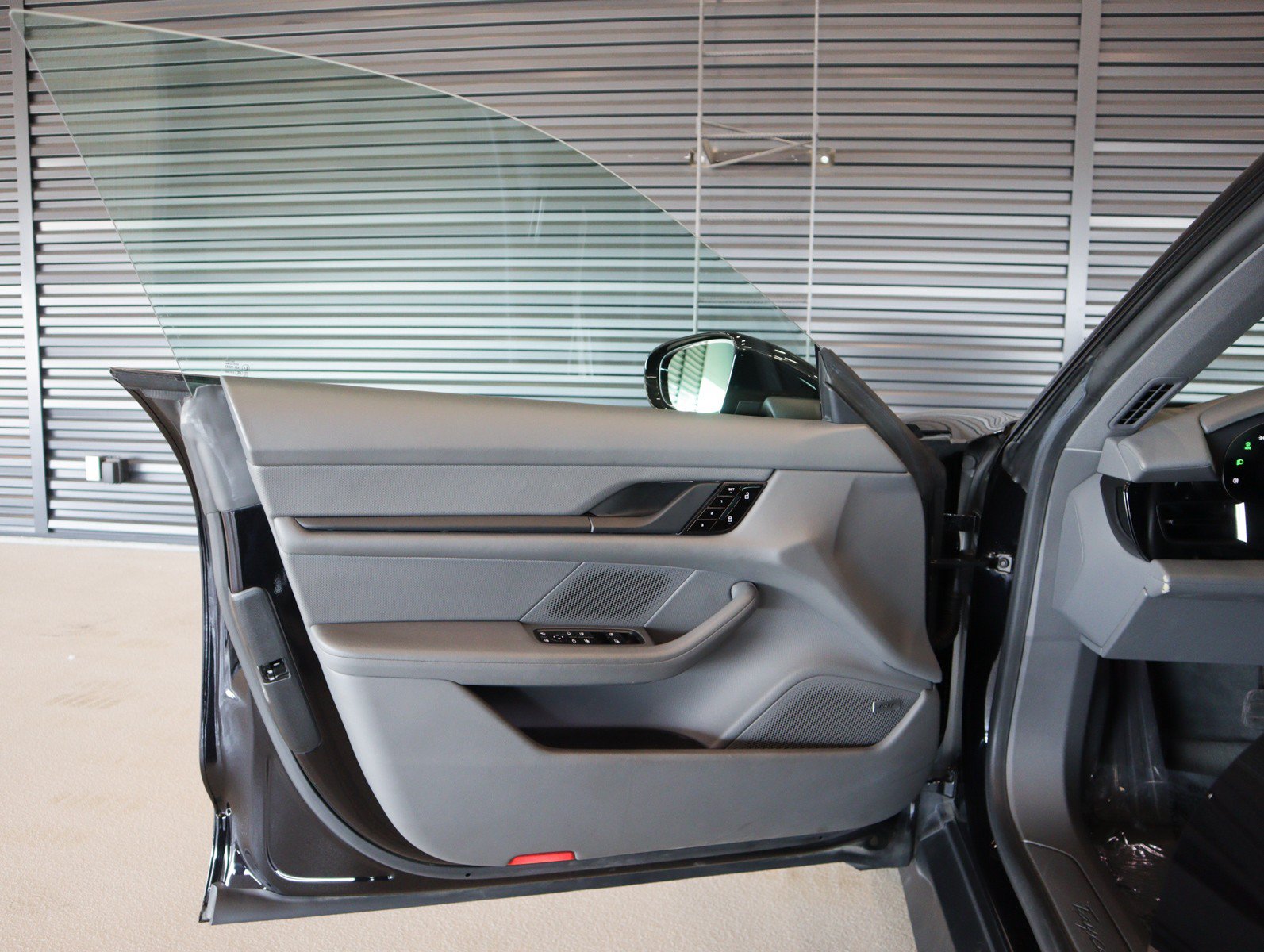 Certified 2021 Porsche Taycan RWD image 27