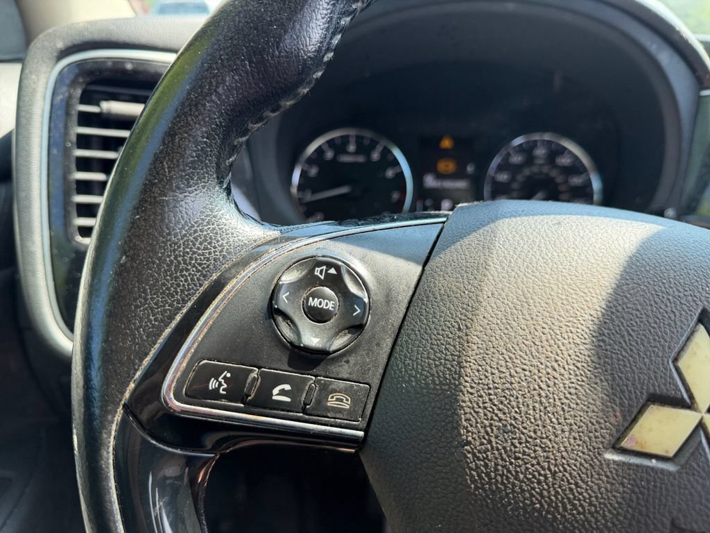 Used 2017 Mitsubishi Outlander SE FWD image 15